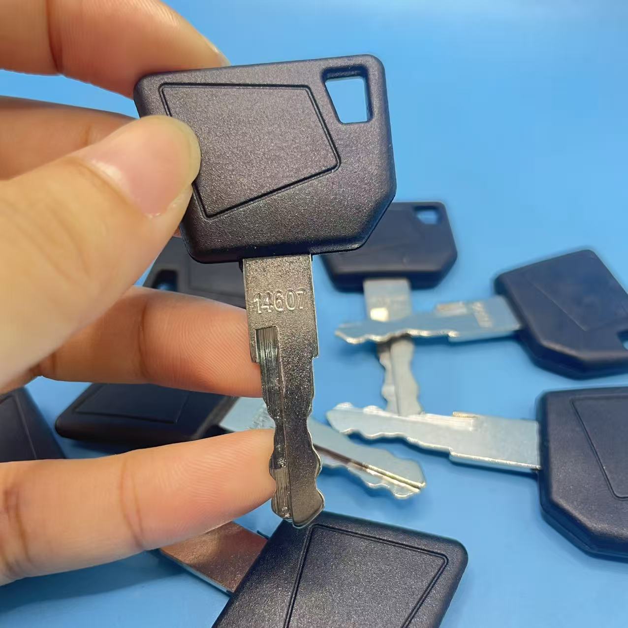 1/5/10PCS 14607 Heavy Equipmen - огляд і ціна Heavy Equipment Keys Master Set